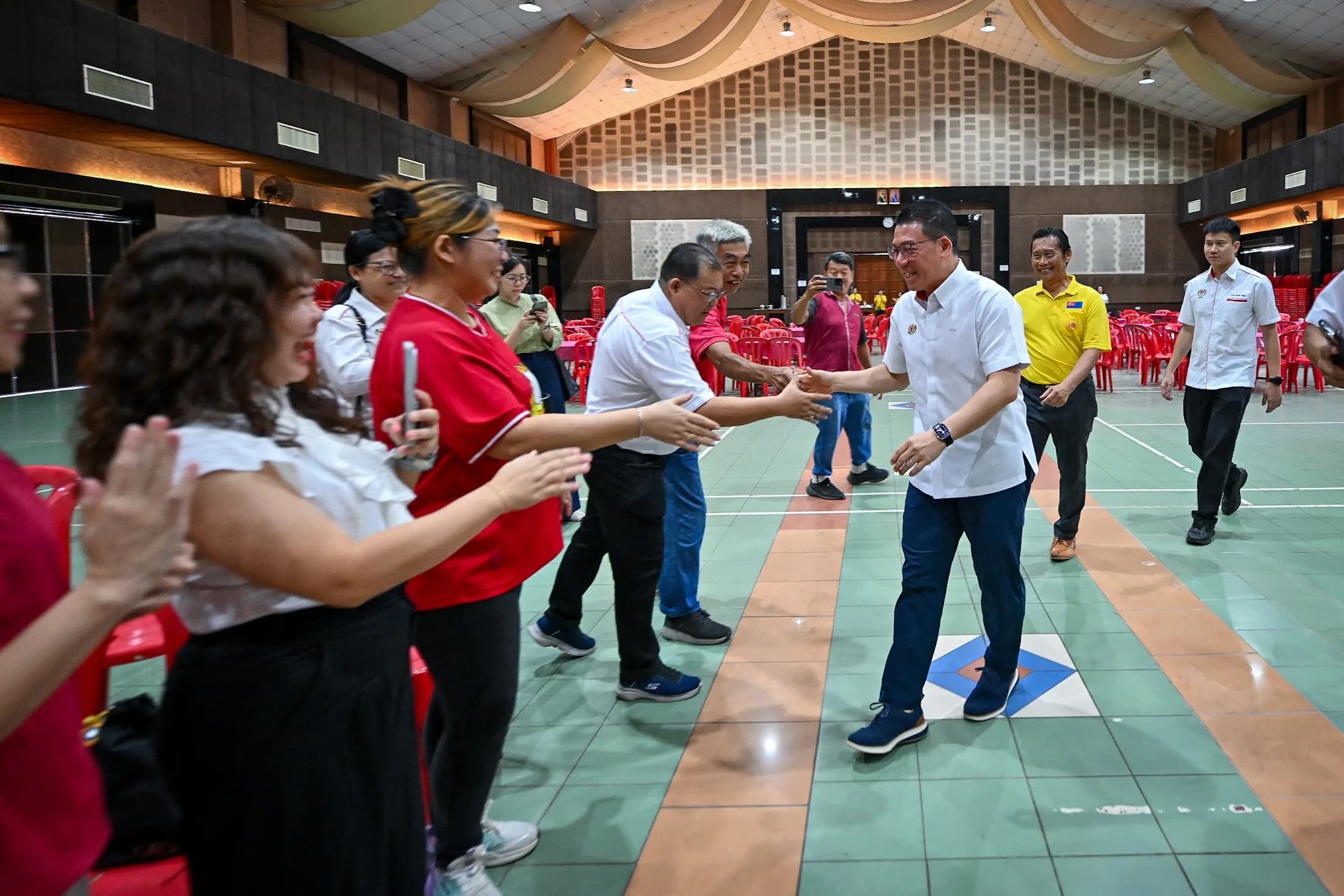Majlis Penyerahan Penyelenggaraan RIBI — Nga Kor Ming — Photo 1: Majlis Penyerahan Penyelenggaraan RIBI