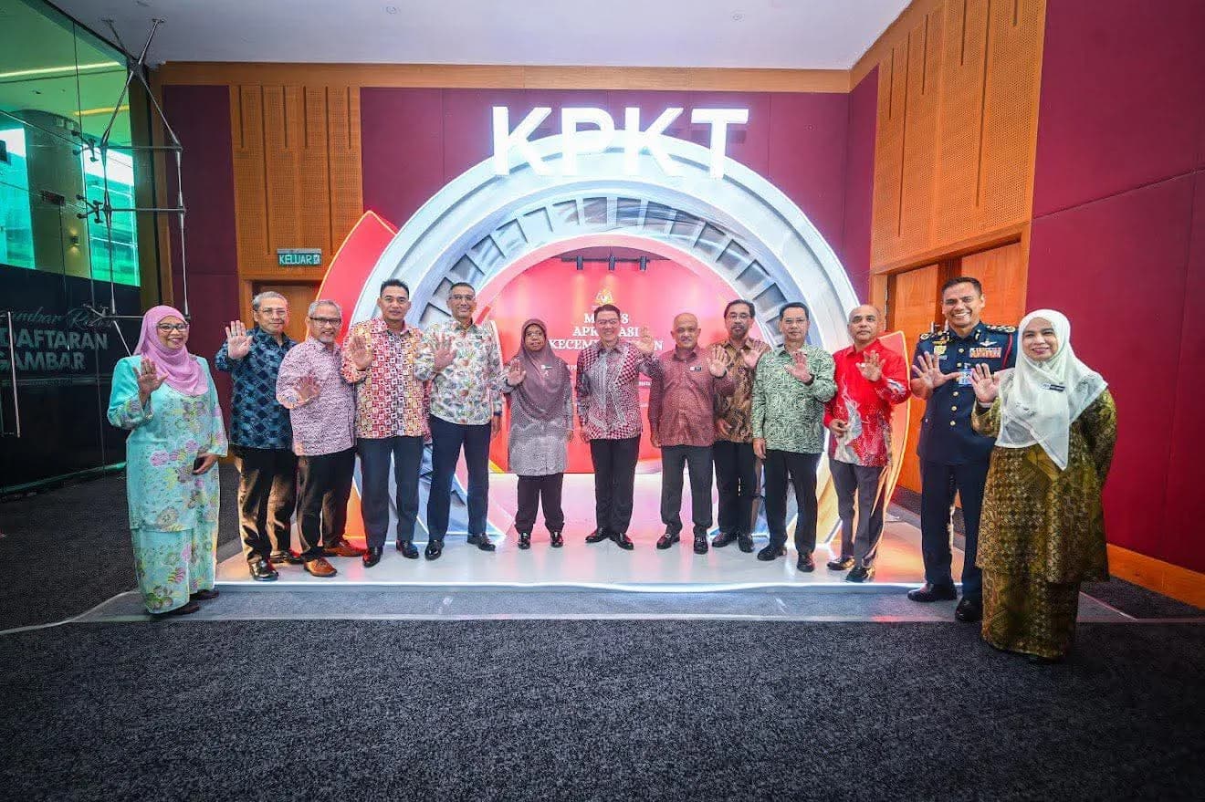 MAJLIS APRESIASI KECEMERLANGAN 2025 — Nga Kor Ming — Photo 1
