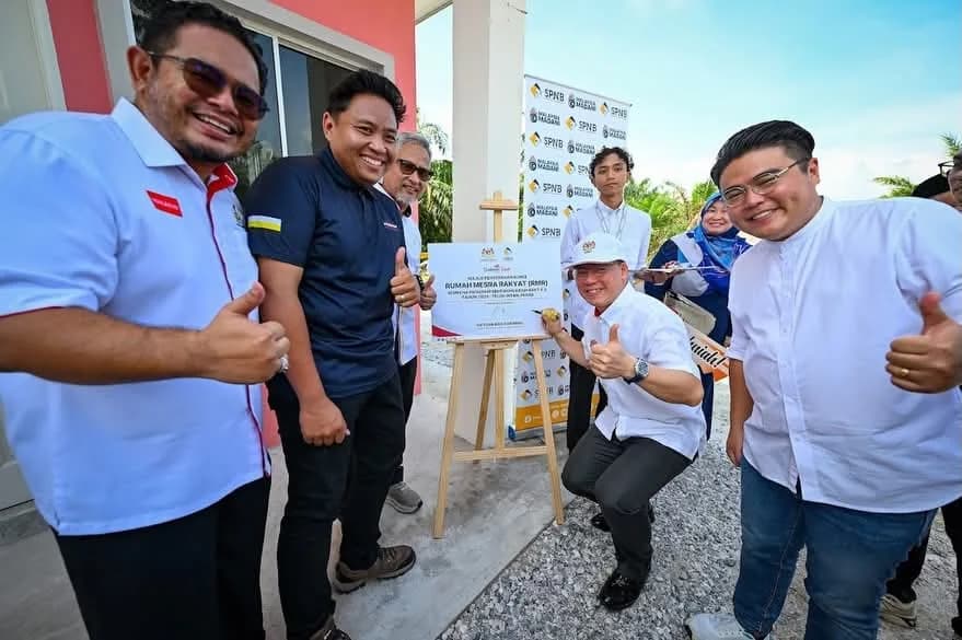 Program Rumah Mesra Rakyat Seluruh Malaysia — Nga Kor Ming — Photo 1