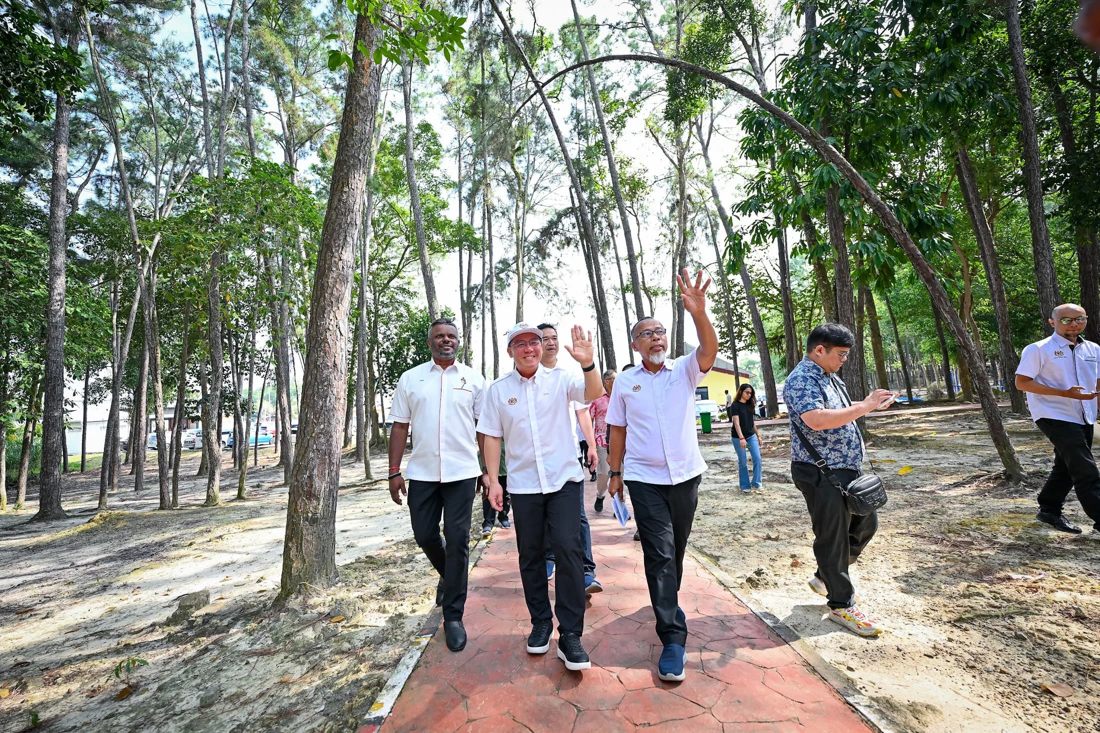 SK Program 3 Lawatan ke Taman Awam Bandar Seri Jempol — Nga Kor Ming — Photo 1: SK Program 3 Lawatan ke Taman Awam Bandar Seri Jempol