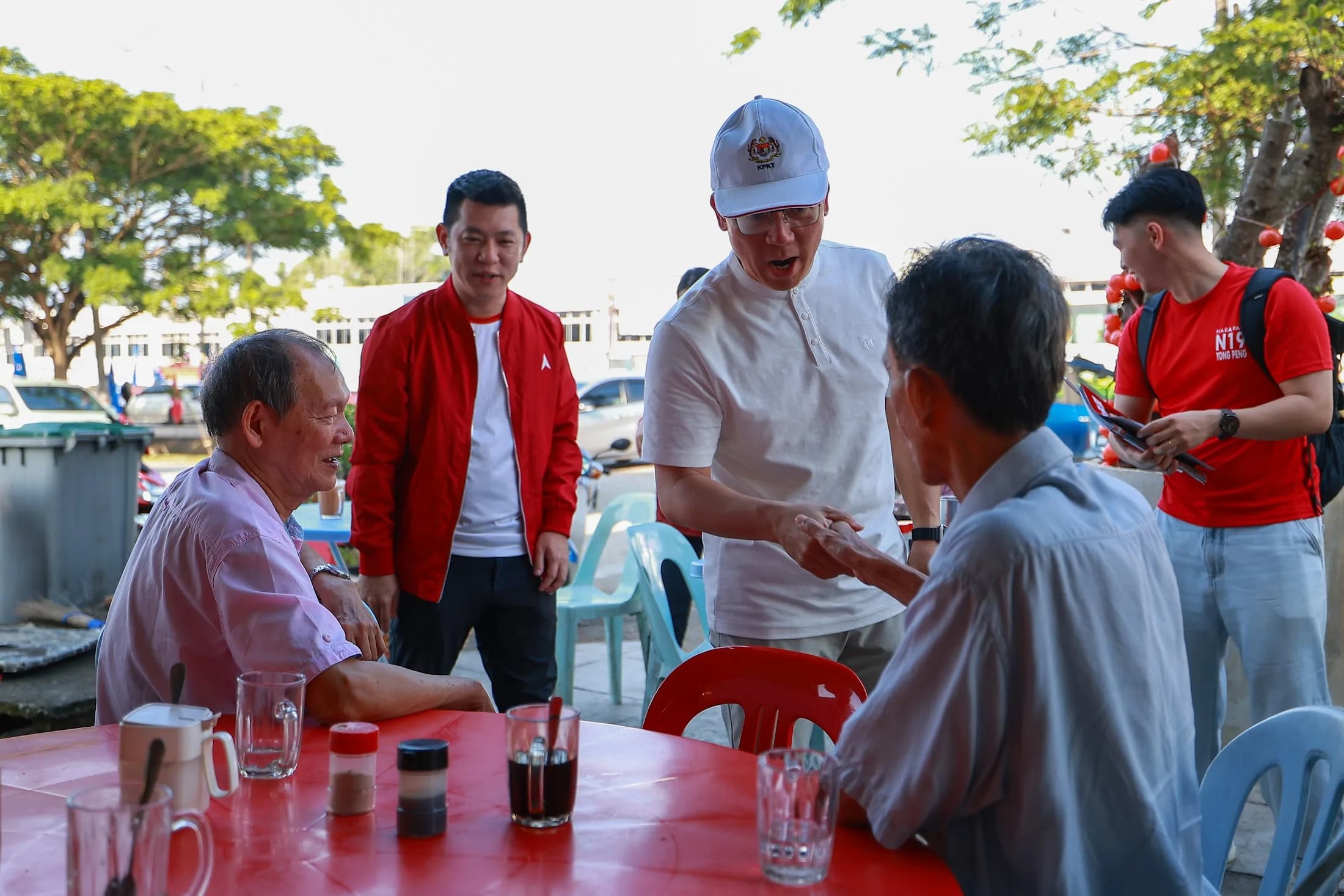 Kopitiam Talk di Shook Restaurant Yong Peng — Nga Kor Ming — Photo 1: Kopitiam Talk di Shook Restaurant Yong Peng