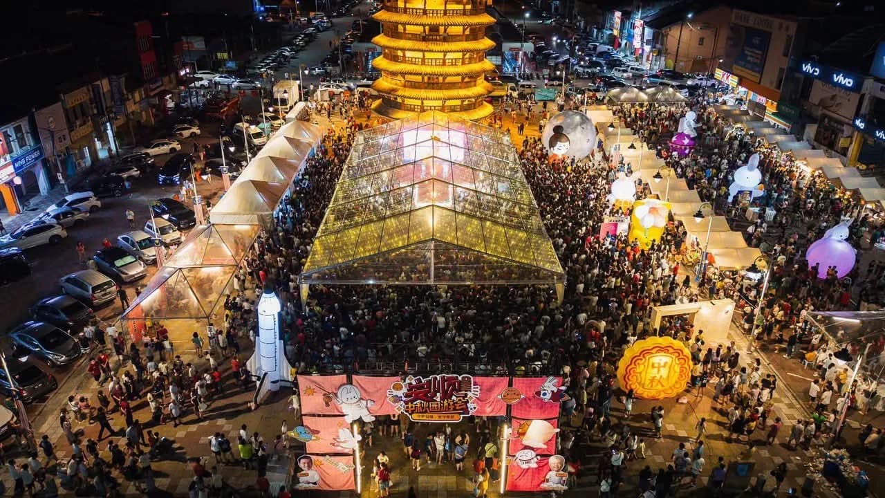 The most memorable tanglung festival in Teluk Intan history