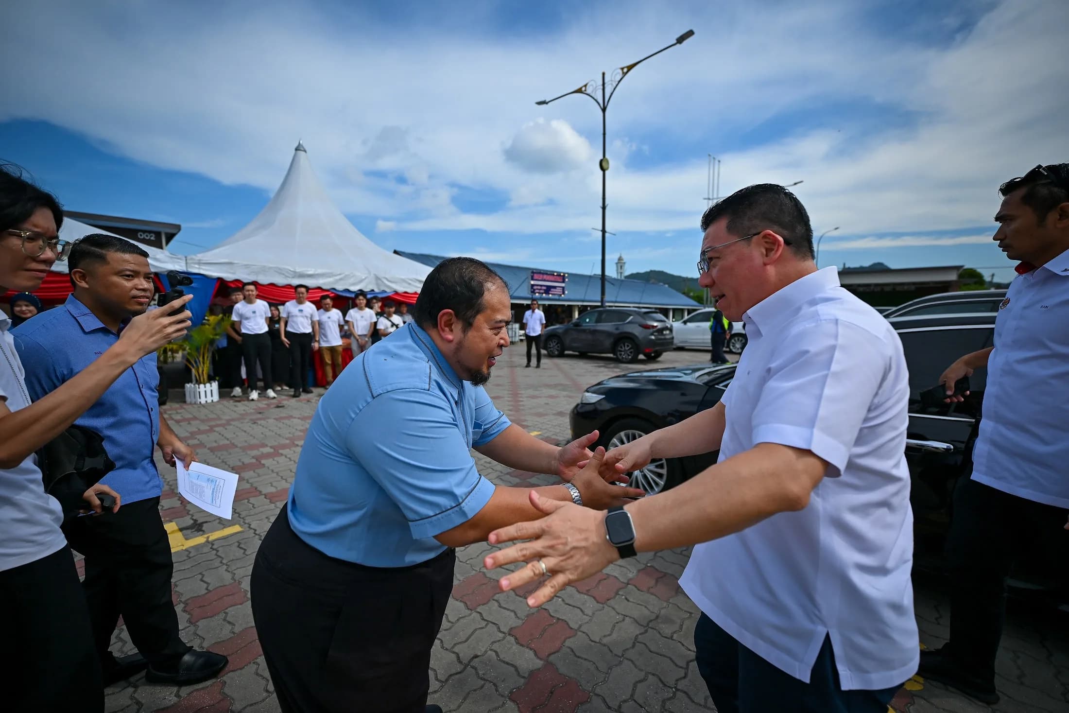 SK Program 6 Lawatan Kerja ke Projek Naik Taraf Tandas Awam Dataran Sri Medan, Yong Peng — Nga Kor Ming — Photo 1: SK Program 6 Lawatan Kerja ke Projek Naik Taraf Tandas Awam Dataran Sri Medan, Yong Peng