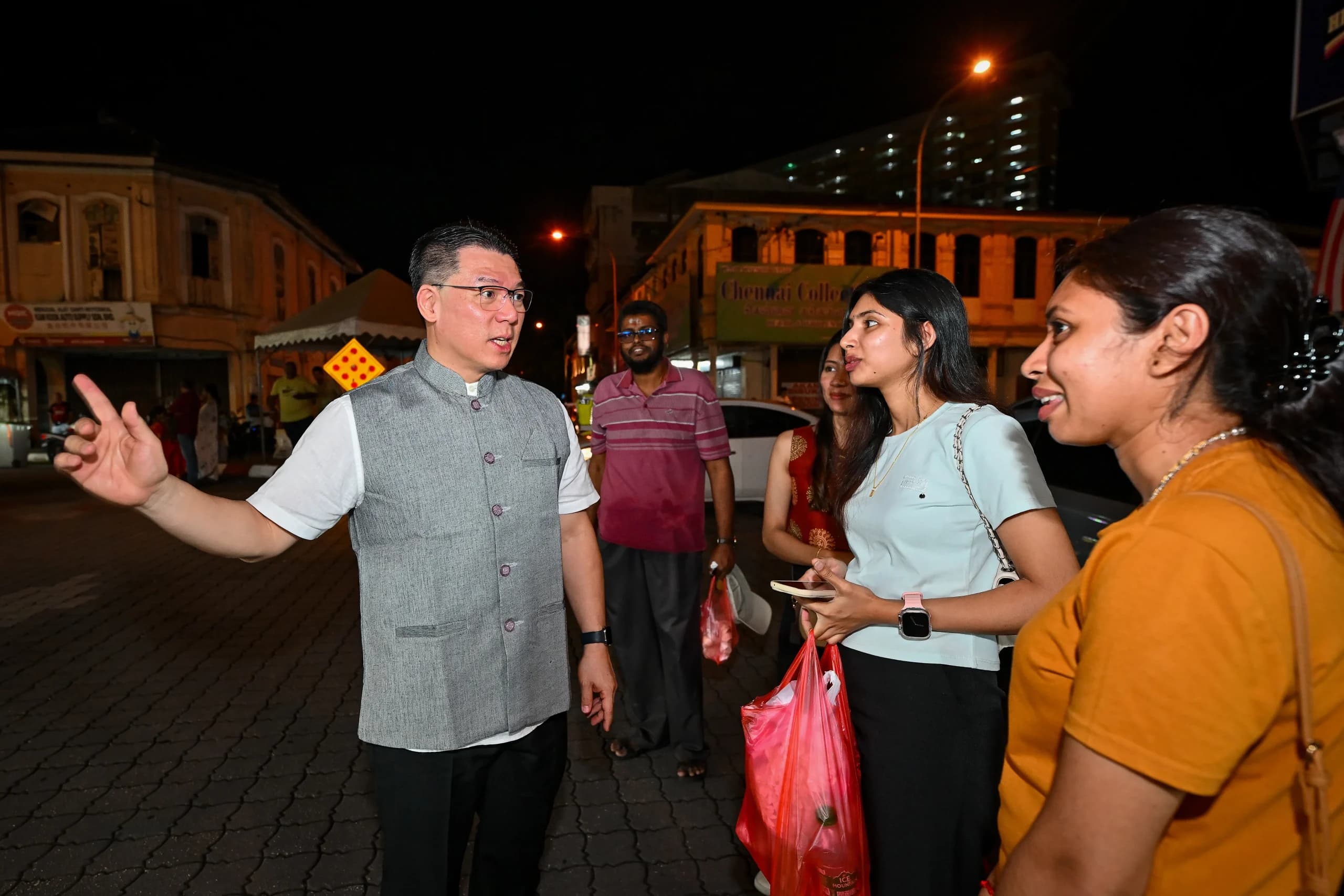 25/10/2026 – Walkabout Bazaar Deepavali @ Little India dan Perasmian Tandas Awam Pekan Lama Ipoh — Nga Kor Ming — Photo 1