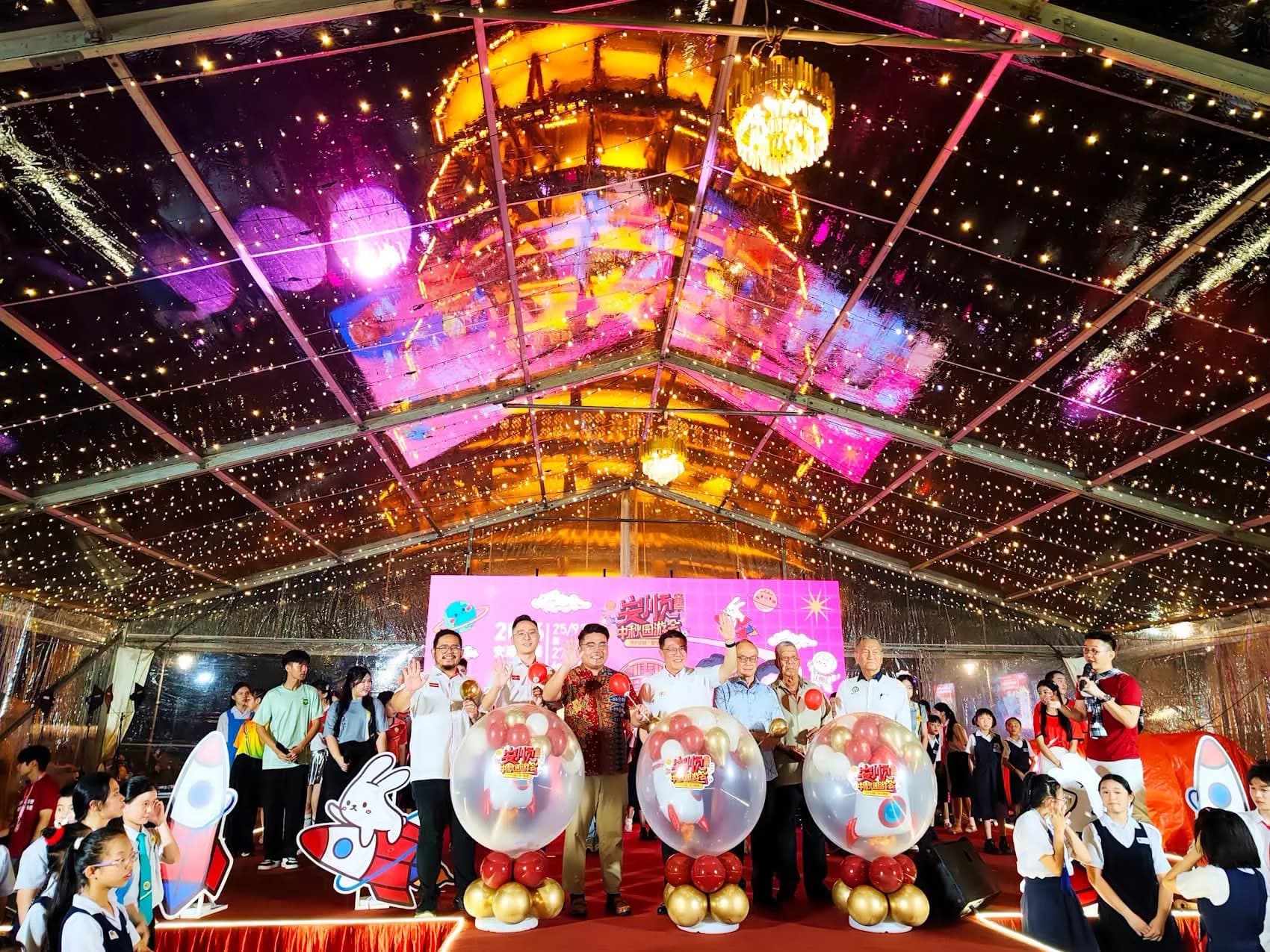 Welcome to mid autumn festival at Teluk Intan leaning tower Square!